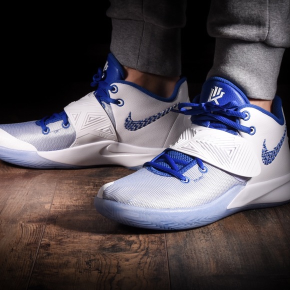 kyrie flytrap 3 white varsity royal